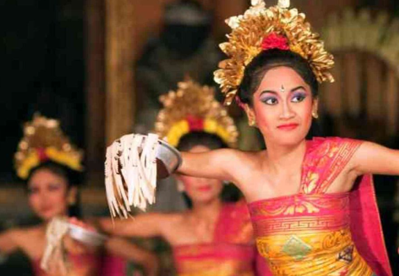 Warisan Nusantara Tari Tradisional Memikat